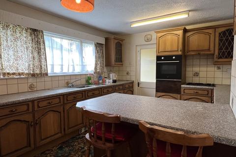 3 Maclins Close, South Molton, EX36 4DL
