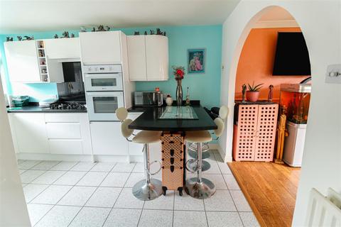 118 Berecroft, Harlow, CM18 7SD