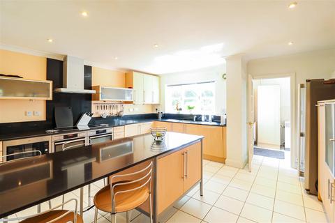 9 Crossways, Barley, Royston, SG8 8AQ