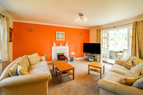 9 Crossways, Barley, Royston, SG8 8AQ