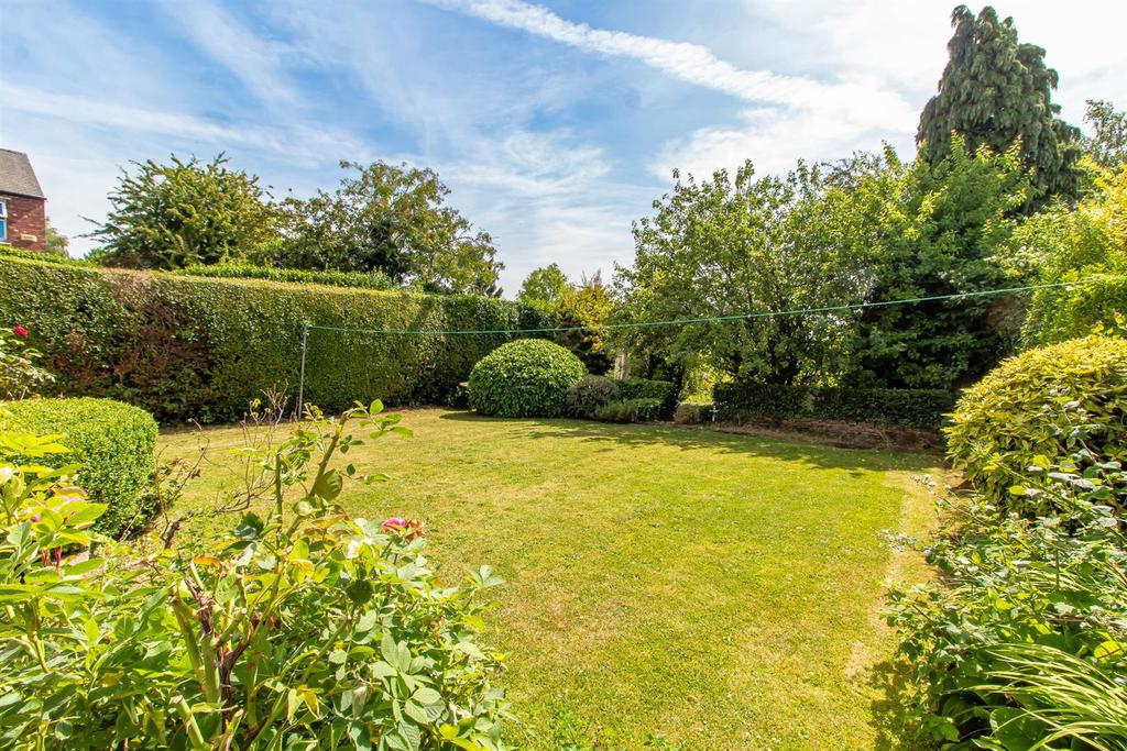Thorneywood Mount, Thorneywood, Nottingham 4 bed detached house for