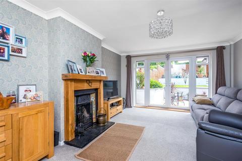 4 bedroom semi-detached bungalow for sale - Downs Road, Istead Rise, Gravesend