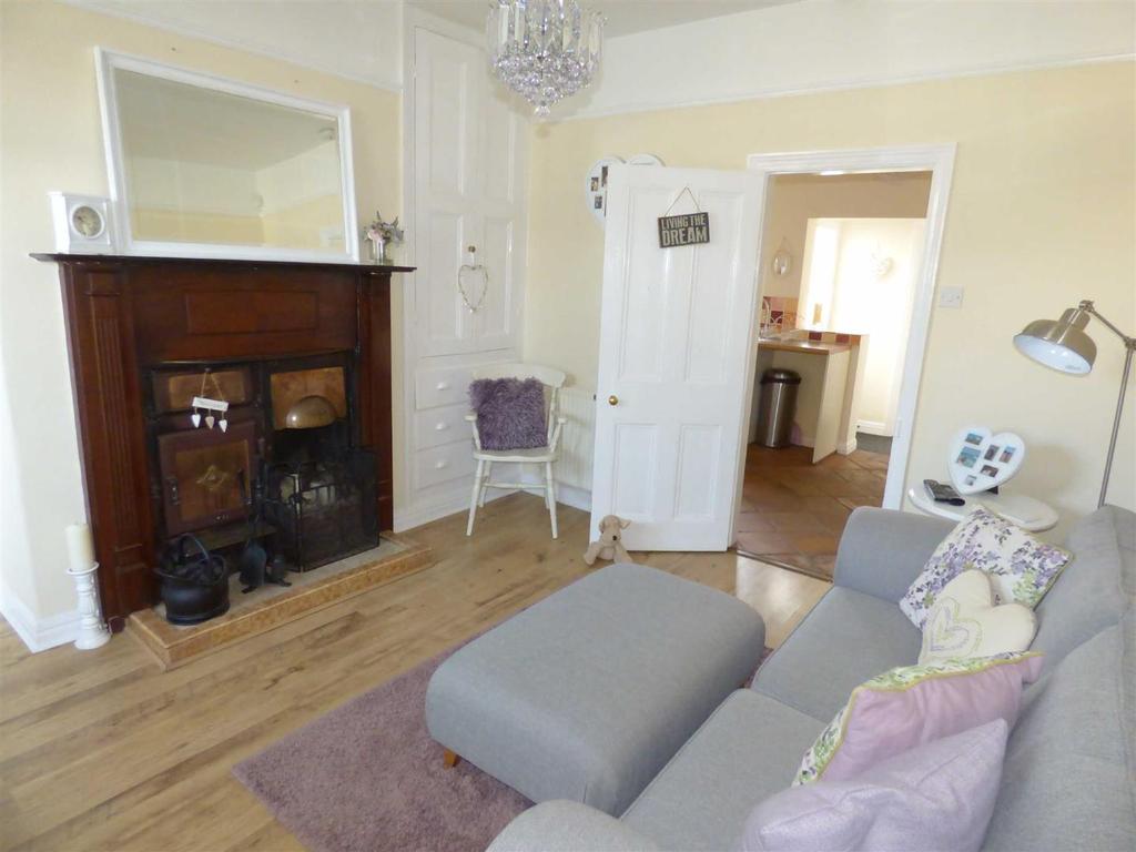Church Road, North Ferriby 2 bed terraced house £575 pcm (£133 pw)