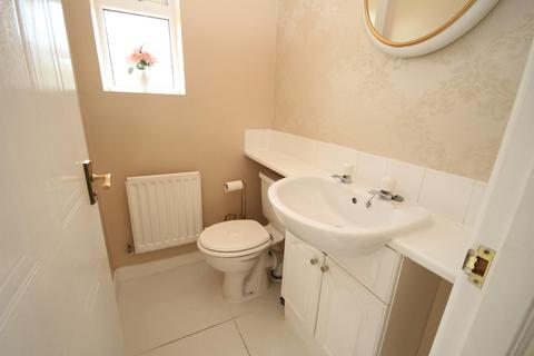 8 Greencroft Close, Idle, Bradford, BD10 8XD