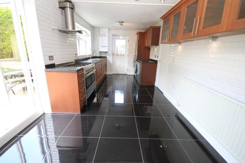 8 Greencroft Close, Idle, Bradford, BD10 8XD