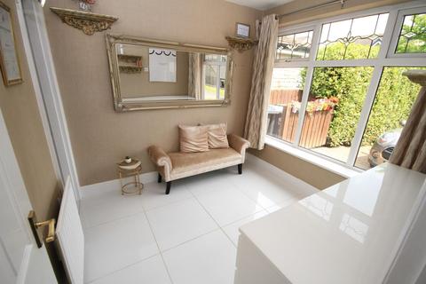8 Greencroft Close, Idle, Bradford, BD10 8XD
