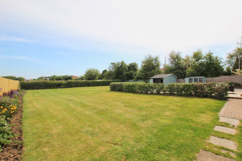 Berry Close, Hornsea Burton Road, Hornsea 3 bed detached house £499,950