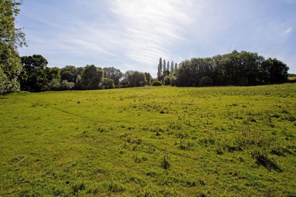 Land to the South side of London Road 301831 (10).
