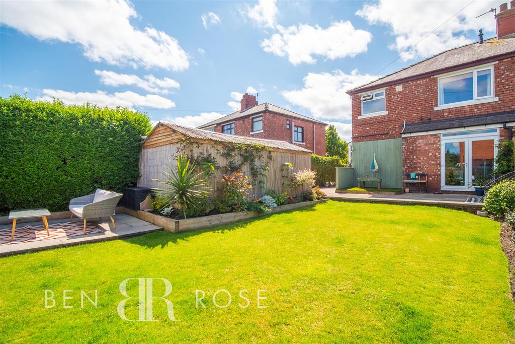 Westgate, Leyland 3 bed semidetached house for sale £240,000