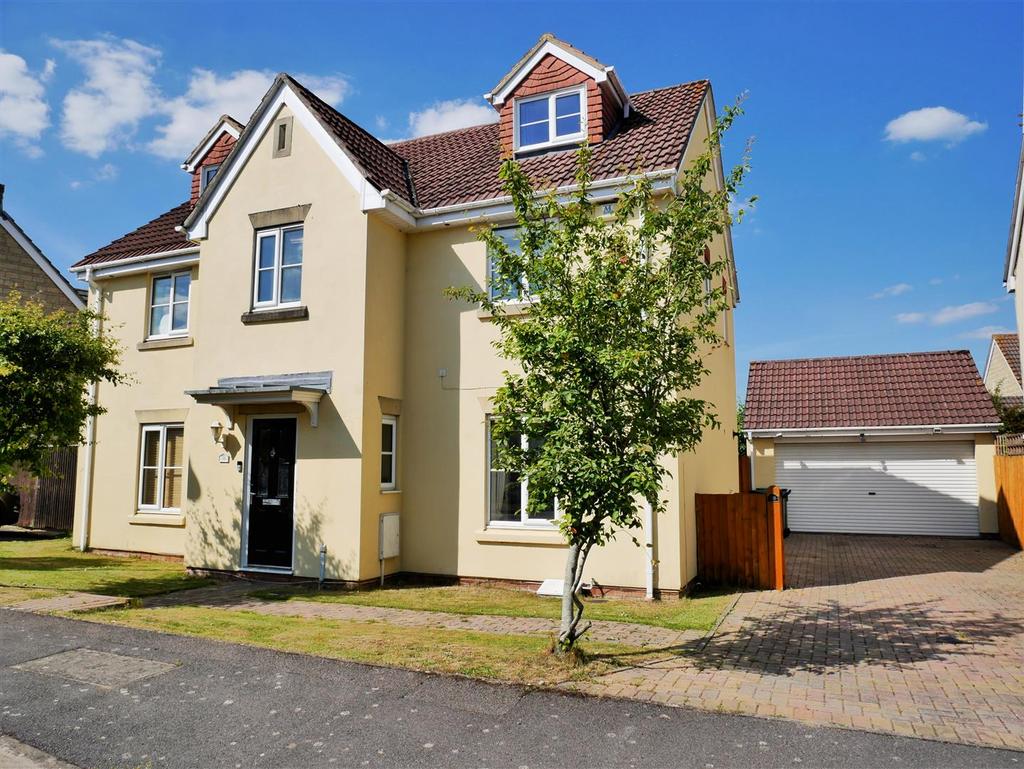 Springfield Drive, Calne 6 bed detached house £525,000