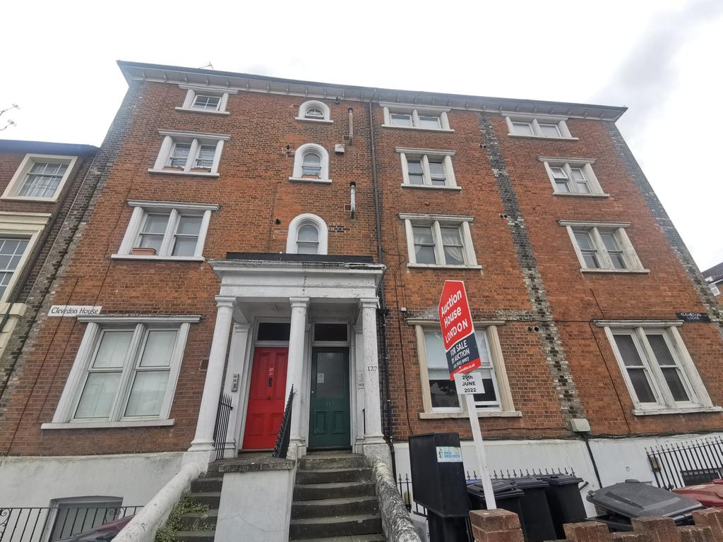 Castle Hill, ReadIng, BerkshIre, RG1 1 bed flat £825 pcm (£190 pw)
