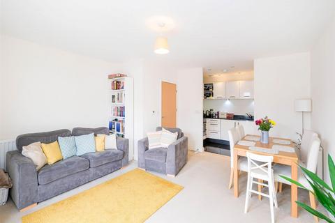 19 Shingly Place, London, E4 6AE