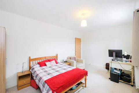 19 Shingly Place, London, E4 6AE