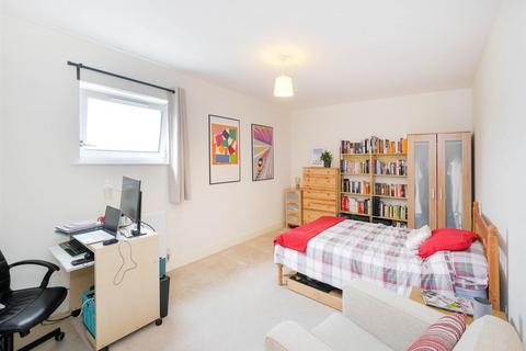 19 Shingly Place, London, E4 6AE