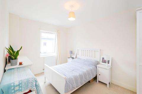 19 Shingly Place, London, E4 6AE