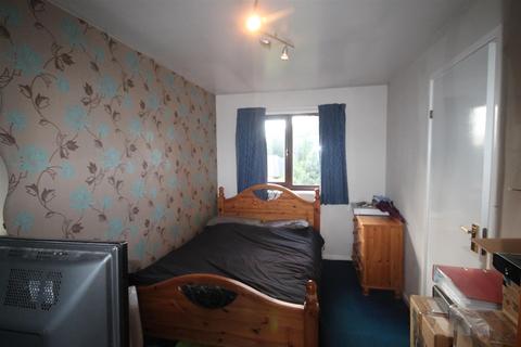 39 Falcon, Wilnecote, Tamworth, B77 5DN