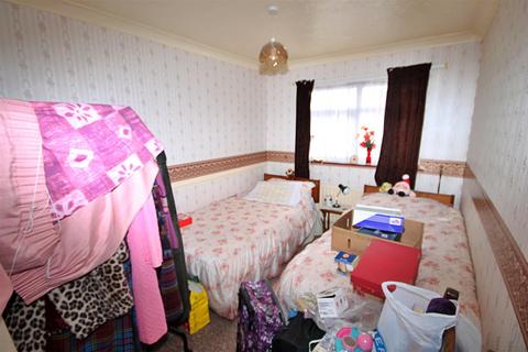 28 Swallowfield, Tamworth, B79 7SG