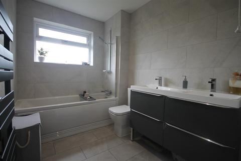 8 Devonshire Drive, Tamworth, B78 3XZ