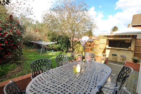1 Brookside Way, Wilnecote, Tamworth, B77 5LH