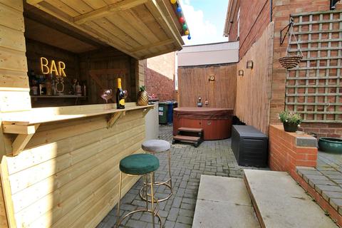 1 Brookside Way, Wilnecote, Tamworth, B77 5LH