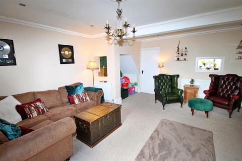 1 Brookside Way, Wilnecote, Tamworth, B77 5LH