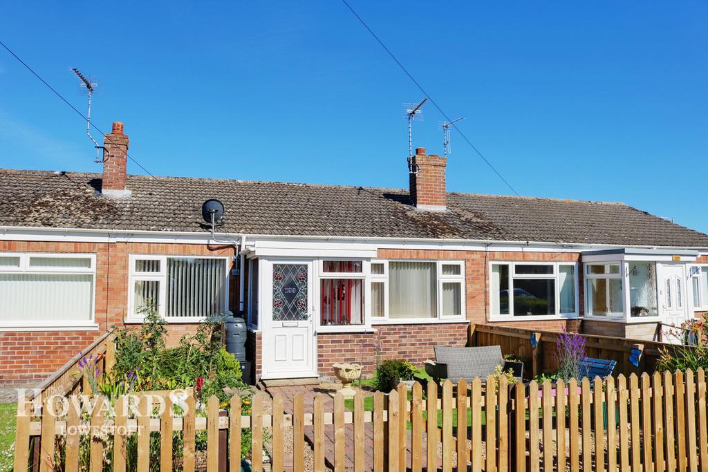 Lloyds Avenue, Lowestoft 2 bed terraced bungalow £200,000