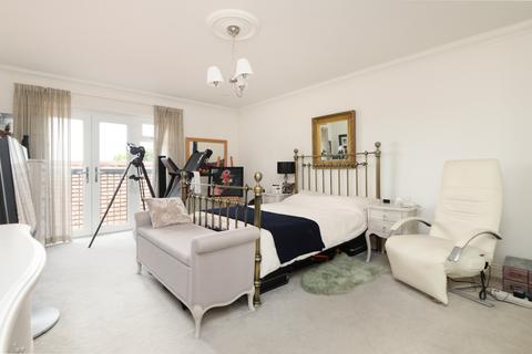 Flat I, Manor House Ramsgate Road, Sarre, Birchington, CT7 0LE