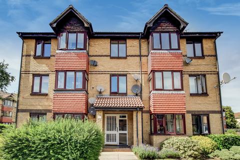 93 Sterling Gardens, London, SE14 6DU