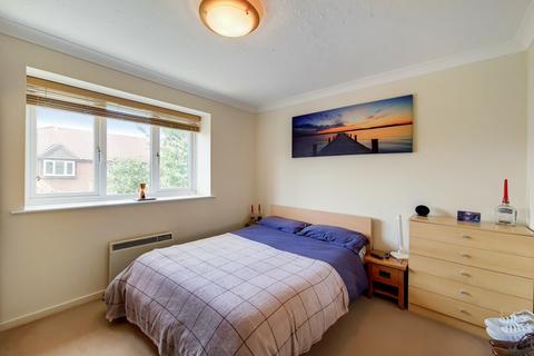 93 Sterling Gardens, London, SE14 6DU