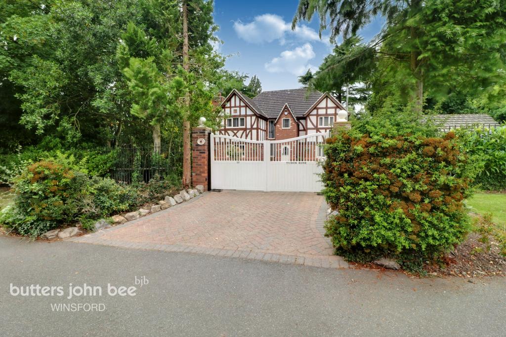 The Loont, Winsford 4 bed detached house £590,000