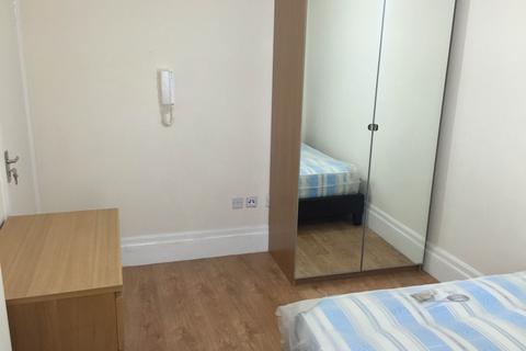 2 bedroom flat to rent, Edith Villas, London W14