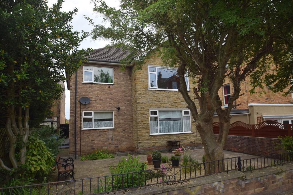 Fulford Road, Scarborough, North Yorkshire, YO11 2 bed apartment £120,000