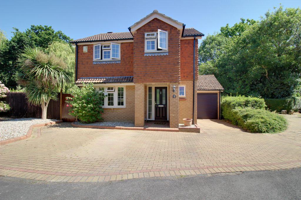 Egremont Drive, Lower Earley, Reading... 4 bed detached house £550,000