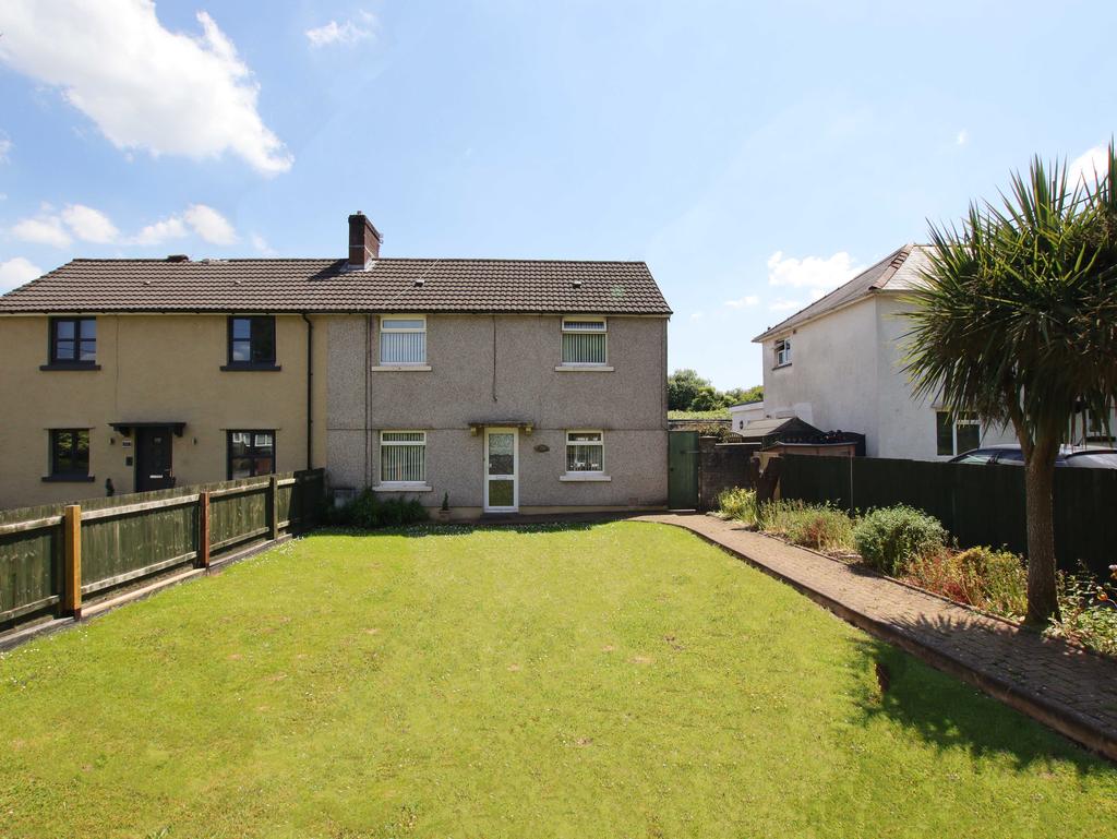 Tyla Coch, Llanharry, CF72 9LR 3 bed semidetached house £200,000