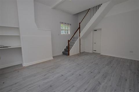3 bedroom semi-detached house to rent, Vicarage Lane, Chigwell, IG7