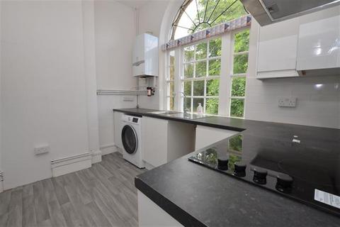 3 bedroom semi-detached house to rent, Vicarage Lane, Chigwell, IG7