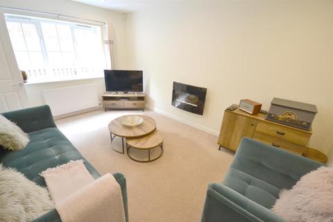 3 bedroom terraced house to rent - Colleton Grove, Exeter, EX2 4AW