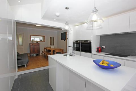 45 Bynes Road, South Croydon, CR2 0PY