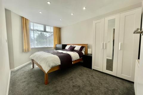 1 bedroom apartment to rent, GF Roxeth Green Avenue, Harrow