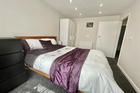 1 bedroom apartment to rent, GF Roxeth Green Avenue, Harrow