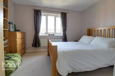 88 Foxglove Road, Rush Green, Romford, RM7 0YQ