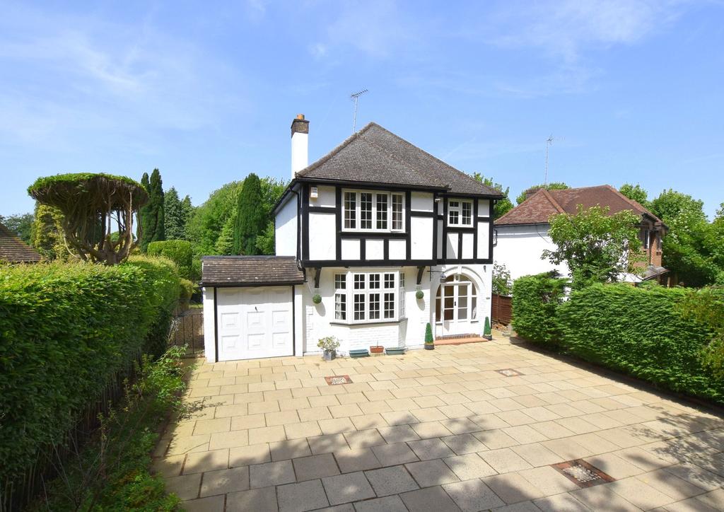 Holmwood, Chalk Lane, East Horsley, KT24 4 bed detached house £1,200,000