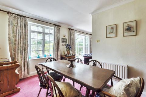 Holmwood Chalk Lane, East Horsley, Leatherhead, KT24 6TH