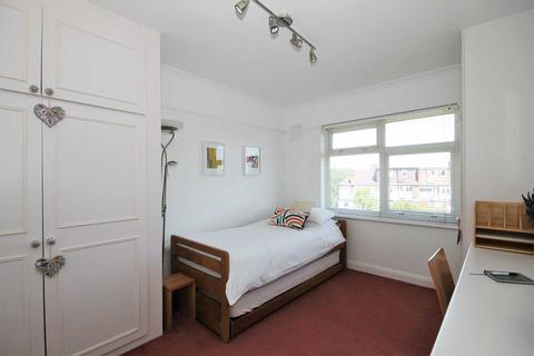 120a Tudor Drive, Morden, SM4 4PF