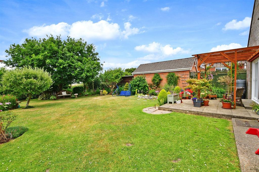 Pallance Road, Cowes, Isle of Wight 3 bed bungalow for sale £435,000