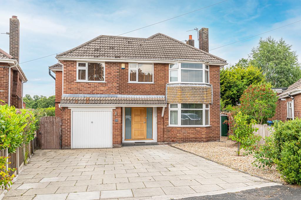 Pickering Crescent, Thelwall, Warrington, Cheshire 4 bed detached house ...