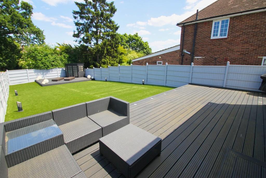 Blackmore Road, Buckhurst Hill 4 bed end of terrace house for sale £