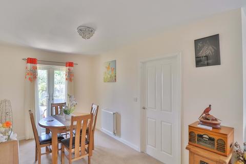 51 Harvest Way, Harleston, IP20 9GE