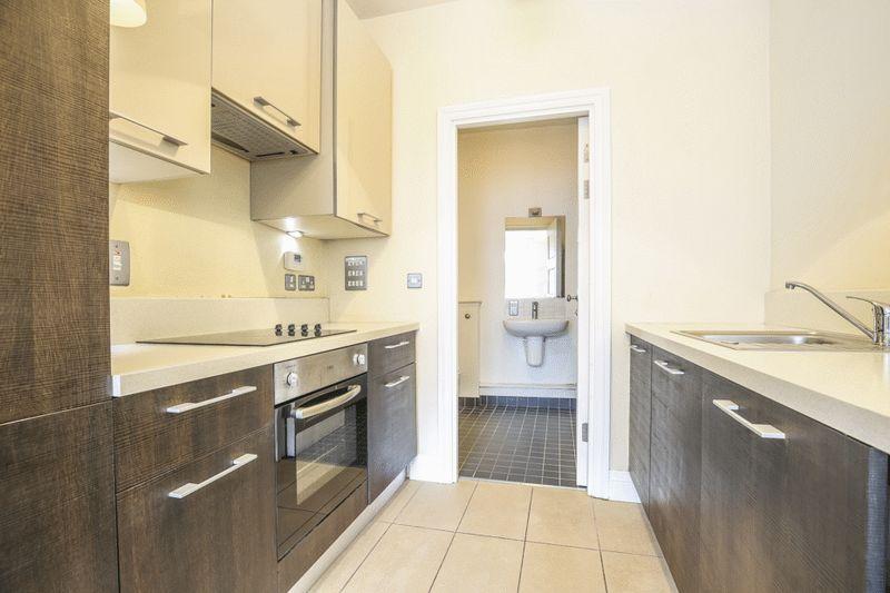 Wendell Road W12 1 bed ground floor flat £325,000
