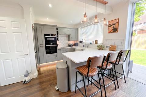 9 Mayfield Road, Streetly, Sutton Coldfield, B74 3PX